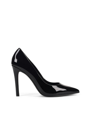 Patent high heel court pumps with a pointed toe shape