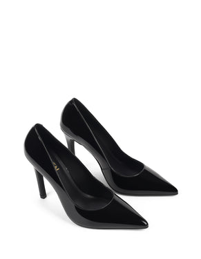 Patent high heel court pumps with a pointed toe shape