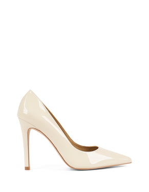 Patent high heel court pumps with a pointed toe shape