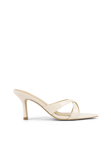 Women's patent leather point toe mule in cream white patent leather