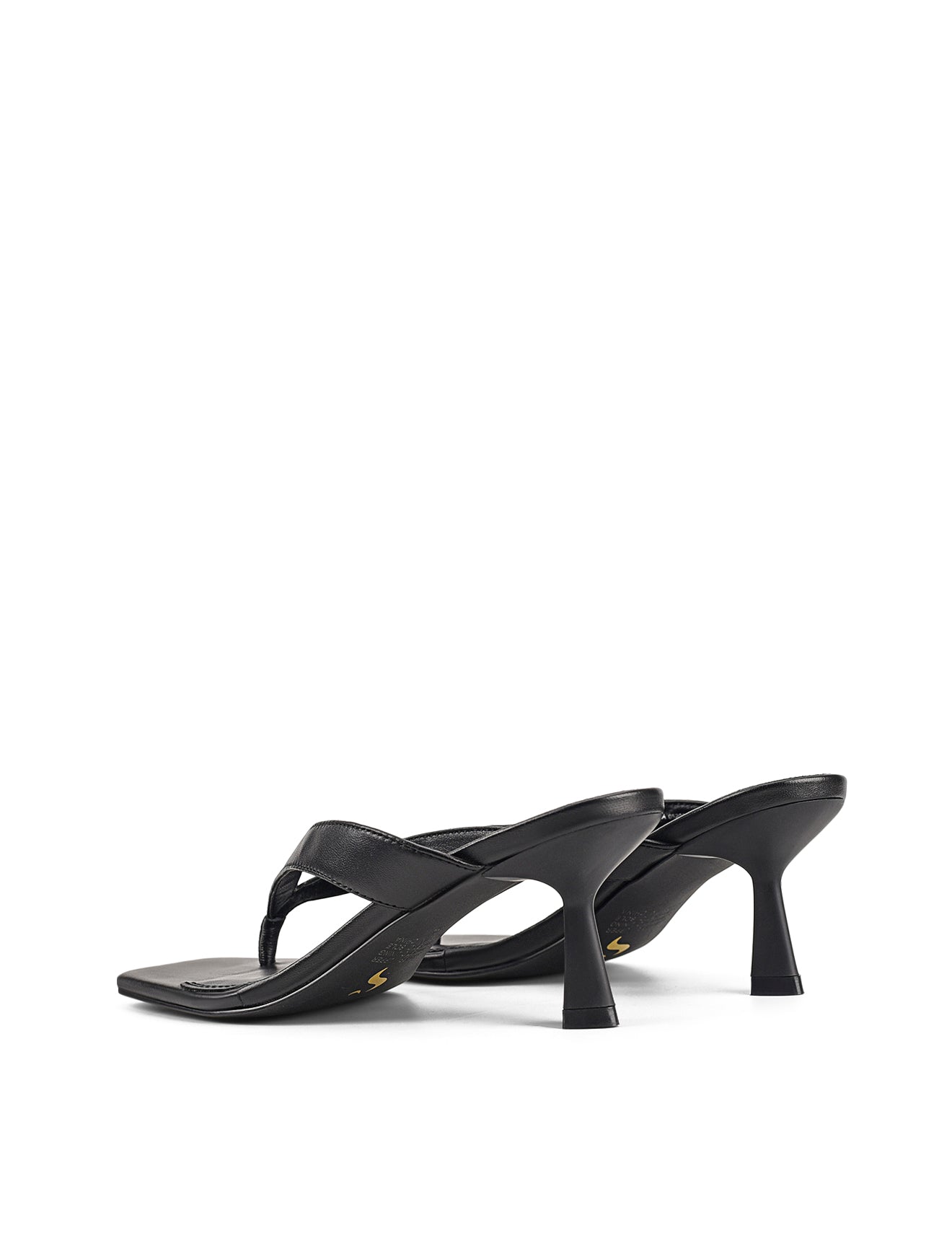 Women's heeled thong sandal with modern square toe, flared kitten heel finished in black leather