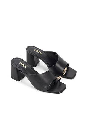 Smooth leather black sandal on a block heel with toe detail