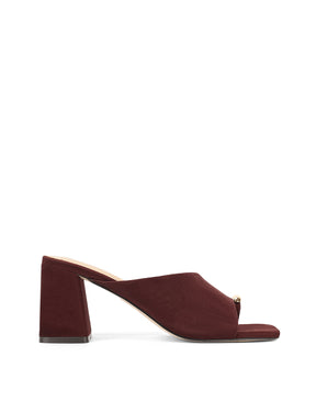 Women's block heel mule in red suede with metallic gold toe ring
