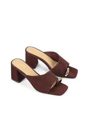 Women's block heel mule in red suede with metallic gold toe ring
